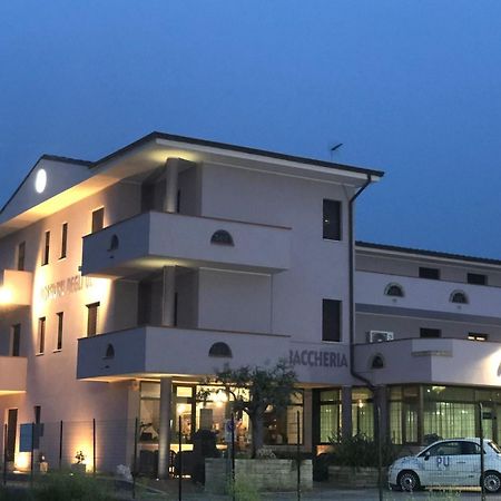 Pensione Degli Ulivi Porto SantʼElpidio المظهر الخارجي الصورة