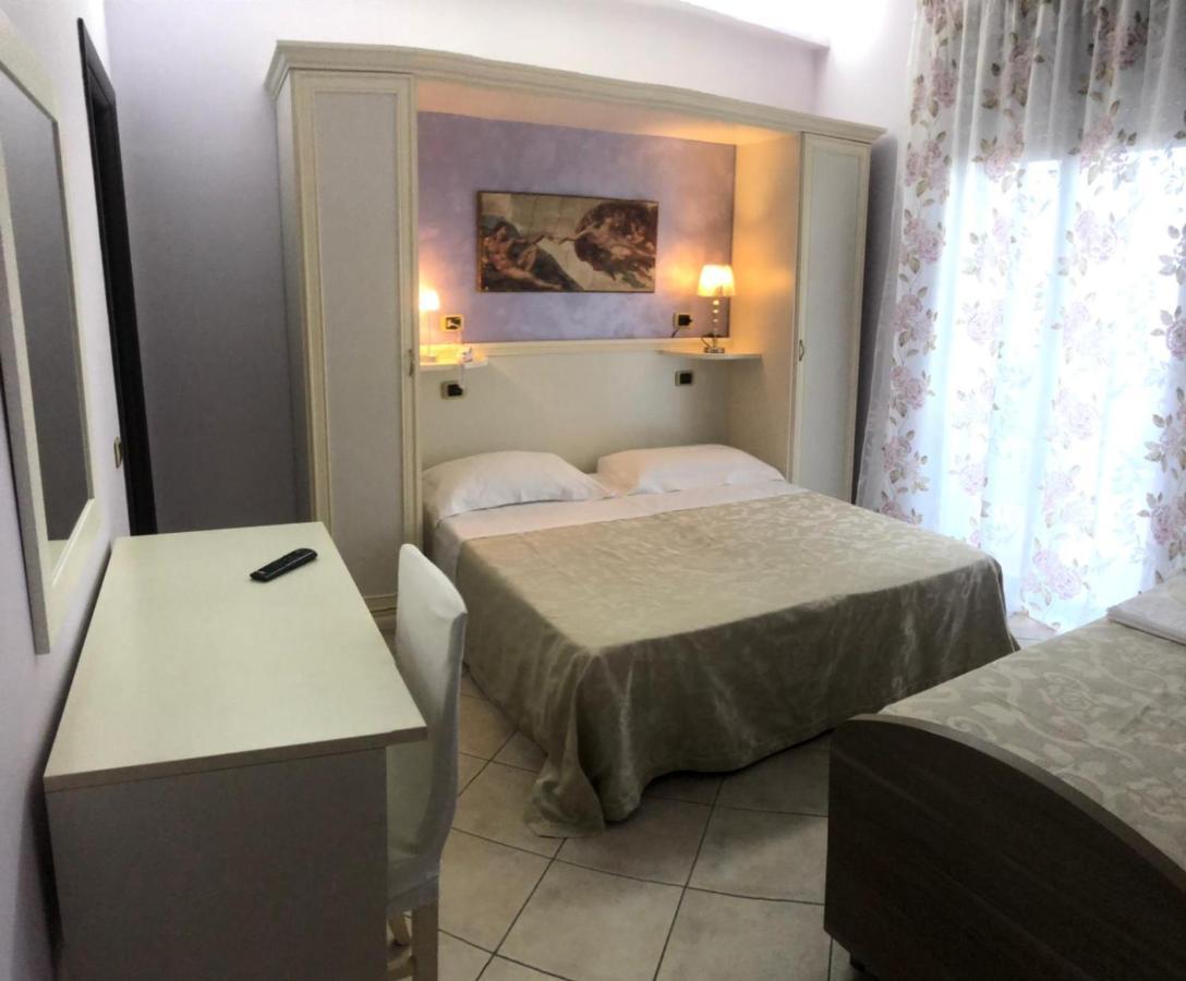 Pensione Degli Ulivi Porto SantʼElpidio المظهر الخارجي الصورة