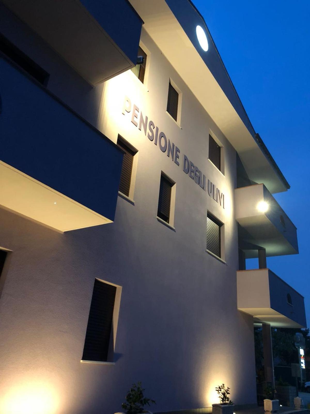 Pensione Degli Ulivi Porto SantʼElpidio المظهر الخارجي الصورة